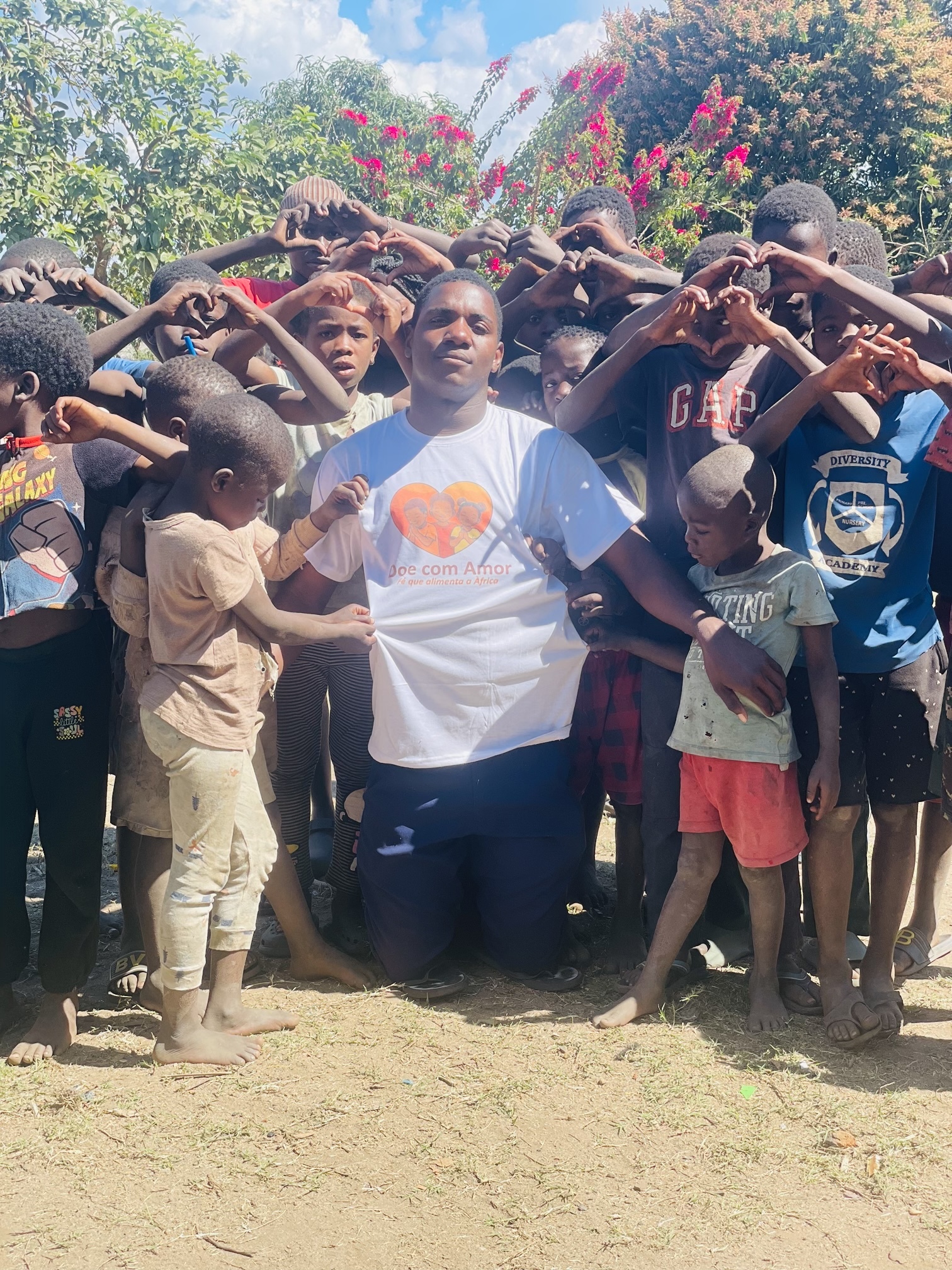 Ação humanitária do Doe com Amor na África